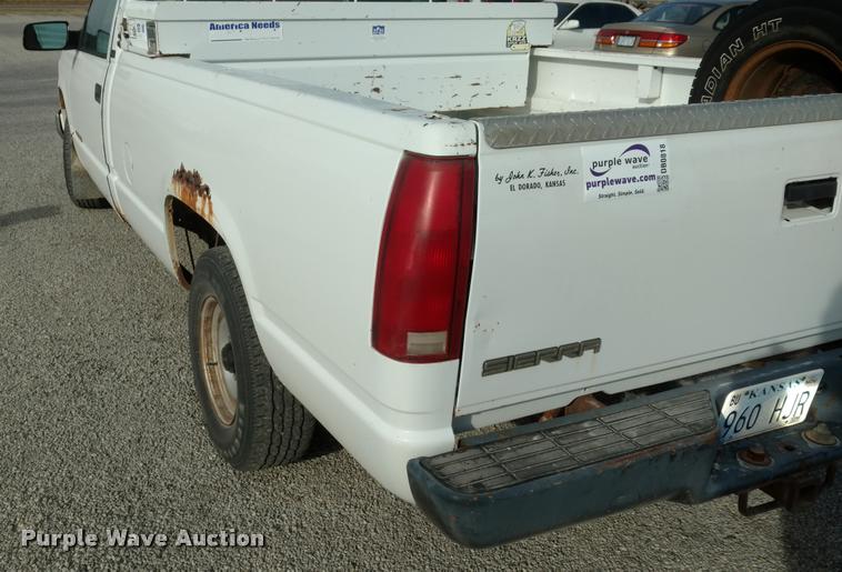 image for item DB0818 1996 GMC Sierra 1500 pickup truck