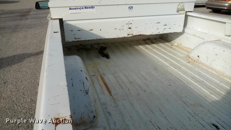 image for item DB0818 1996 GMC Sierra 1500 pickup truck