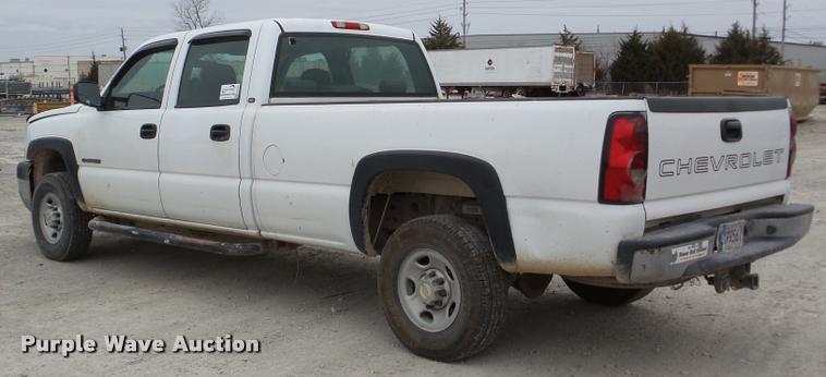 image for item DB2289 2005 Chevrolet Silverado 2500HD Crew Cab pickup truck