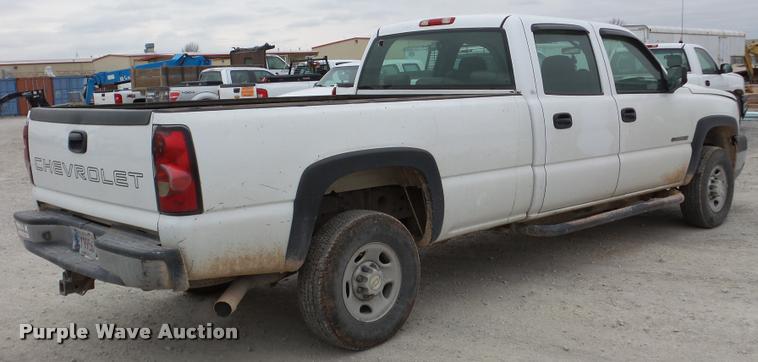 image for item DB2289 2005 Chevrolet Silverado 2500HD Crew Cab pickup truck