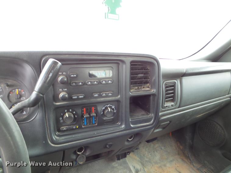 image for item DB2289 2005 Chevrolet Silverado 2500HD Crew Cab pickup truck