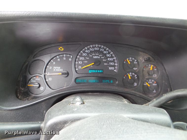 image for item DB2289 2005 Chevrolet Silverado 2500HD Crew Cab pickup truck