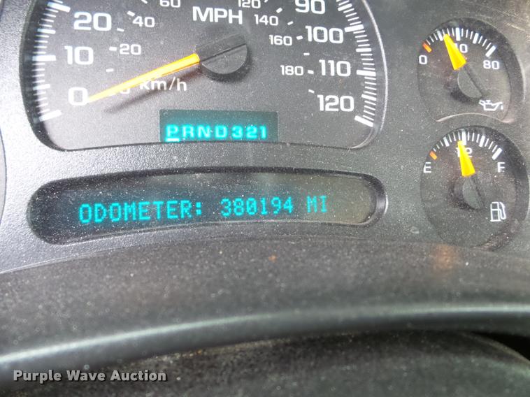 image for item DB2289 2005 Chevrolet Silverado 2500HD Crew Cab pickup truck