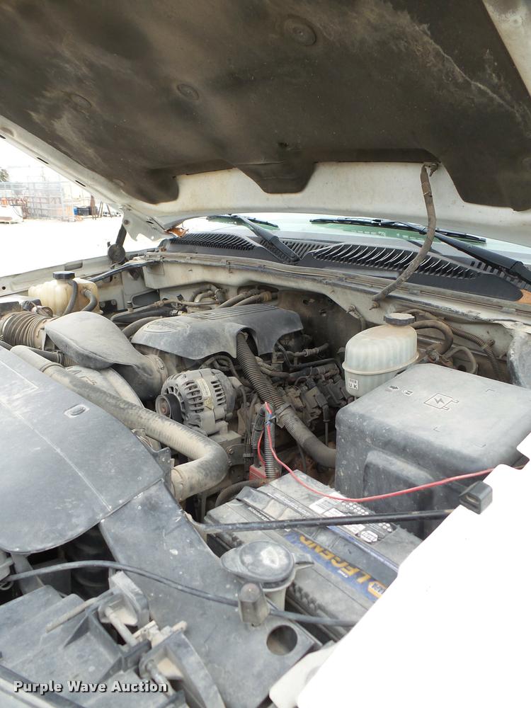 image for item DB2289 2005 Chevrolet Silverado 2500HD Crew Cab pickup truck