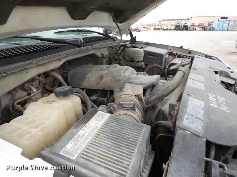 image for item DB2289 2005 Chevrolet Silverado 2500HD Crew Cab pickup truck