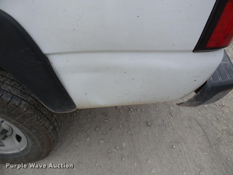 image for item DB2289 2005 Chevrolet Silverado 2500HD Crew Cab pickup truck