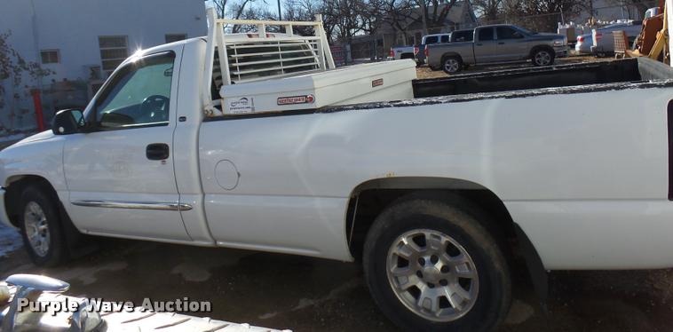 image for item DB5406 2007 GMC Sierra Classic 1500 pickup truck