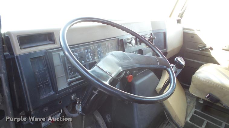 image for item DB5411 1992 International 4900 dump truck