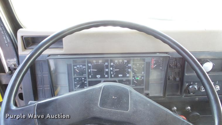 image for item DB5411 1992 International 4900 dump truck