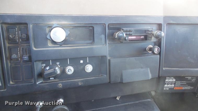 image for item DB5411 1992 International 4900 dump truck