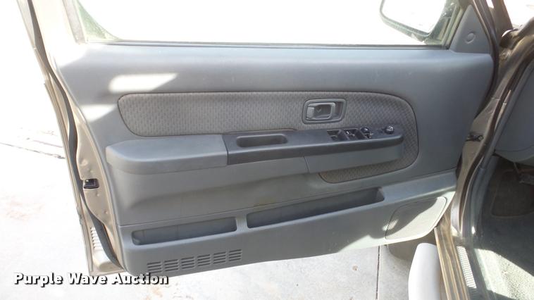 image for item DF9233 2003 Nissan Xterra SUV