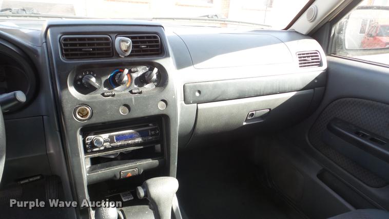 image for item DF9233 2003 Nissan Xterra SUV