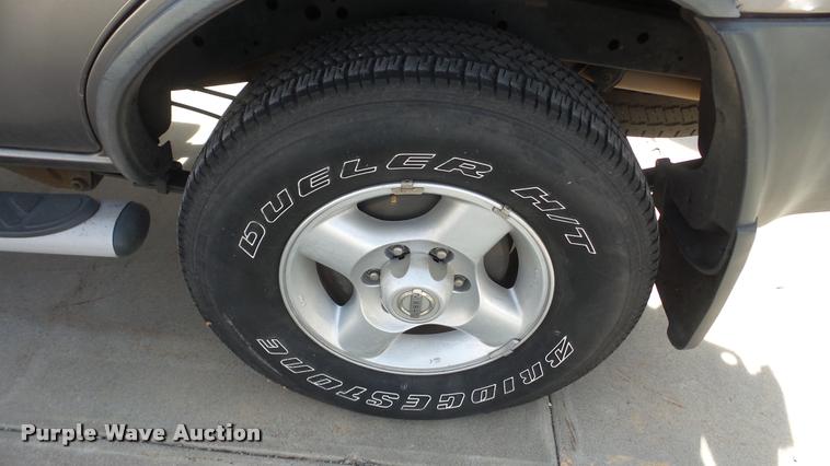 image for item DF9233 2003 Nissan Xterra SUV