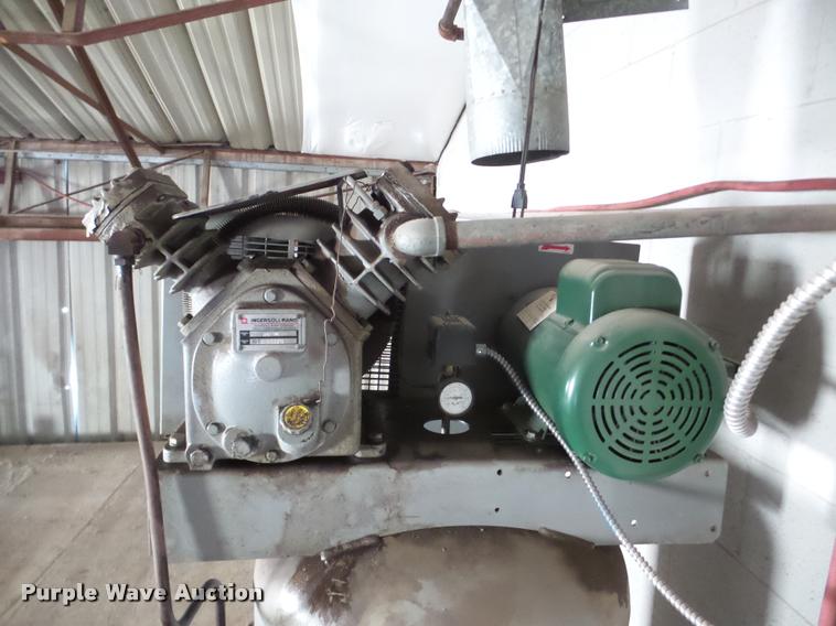 image for item DF9537 Ingersoll Rand T30 air compressor
