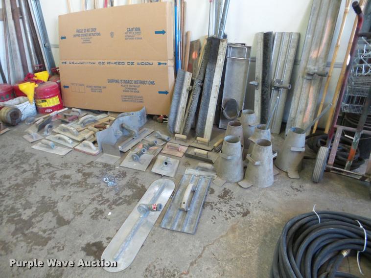 image for item DF9550 Concrete finishing tools