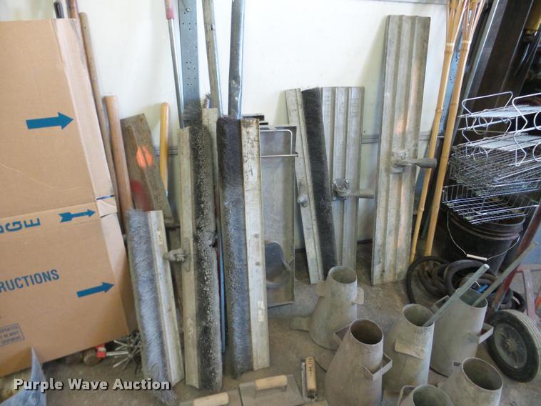 image for item DF9550 Concrete finishing tools