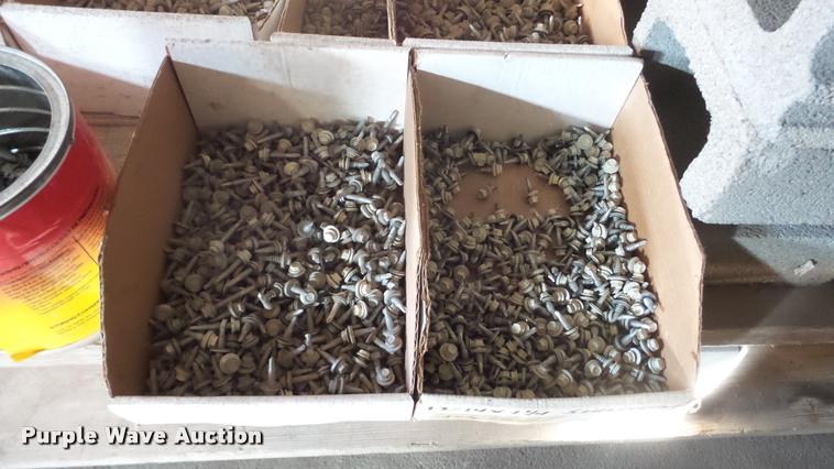 image for item DF9579 Hardware