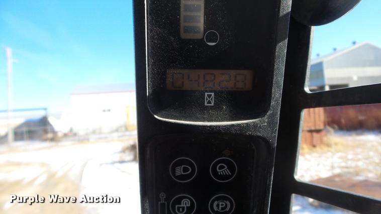 image for item DF9583 2005 Case 450 skid steer