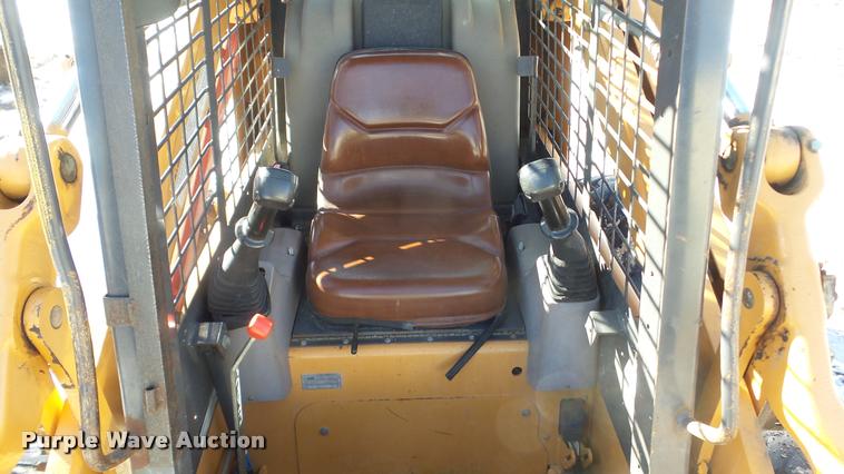 image for item DF9583 2005 Case 450 skid steer