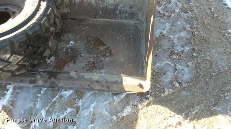 image for item DF9583 2005 Case 450 skid steer