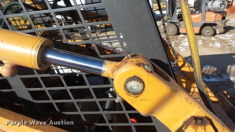 image for item DF9583 2005 Case 450 skid steer