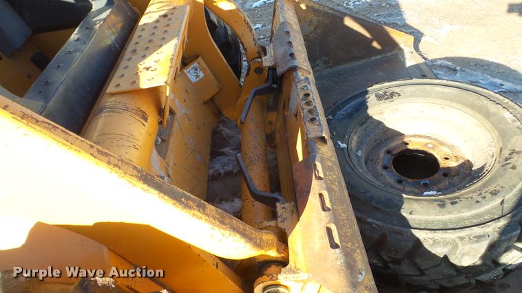 image for item DF9583 2005 Case 450 skid steer