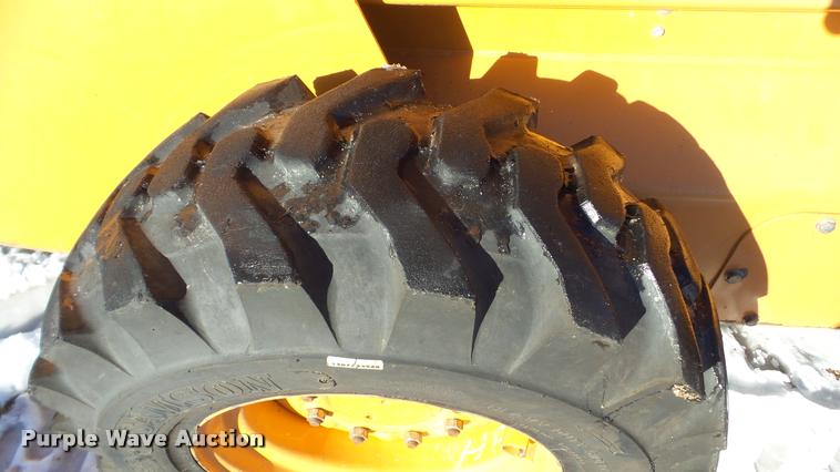 image for item DF9583 2005 Case 450 skid steer