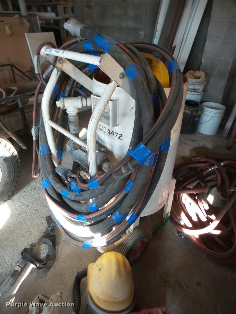 image for item DF9587 2000 Schmidt 3.5CF sand blaster