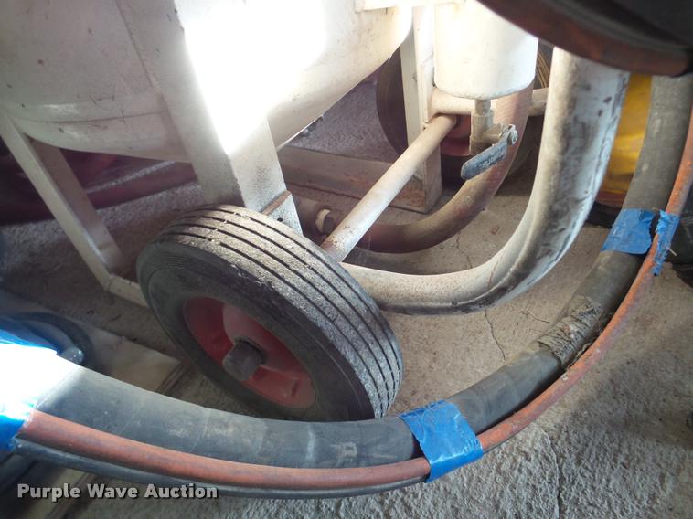 image for item DF9587 2000 Schmidt 3.5CF sand blaster