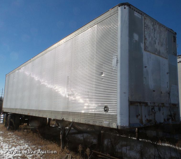image for item DF9610 1974 Hobbs dry van trailer