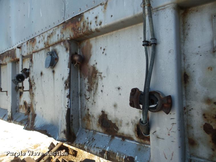 image for item DF9610 1974 Hobbs dry van trailer