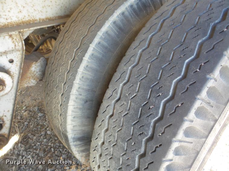 image for item DF9610 1974 Hobbs dry van trailer