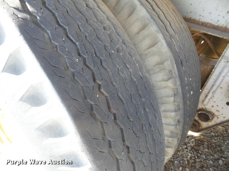 image for item DF9610 1974 Hobbs dry van trailer