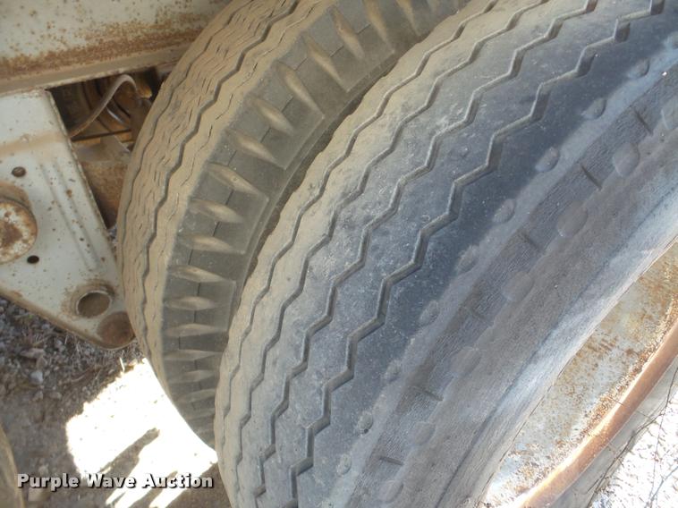 image for item DF9610 1974 Hobbs dry van trailer