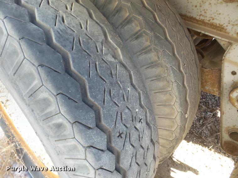 image for item DF9610 1974 Hobbs dry van trailer