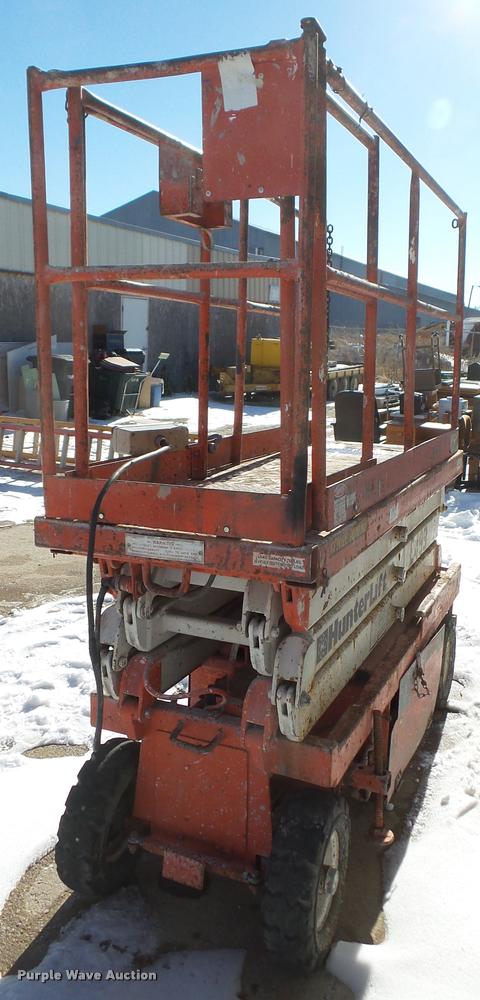 image for item DF9615 Hunter Lift 1528 scissor lift