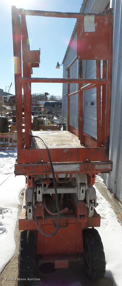 image for item DF9615 Hunter Lift 1528 scissor lift