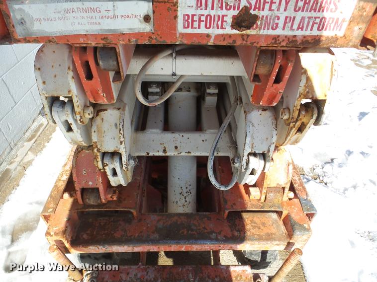 image for item DF9615 Hunter Lift 1528 scissor lift