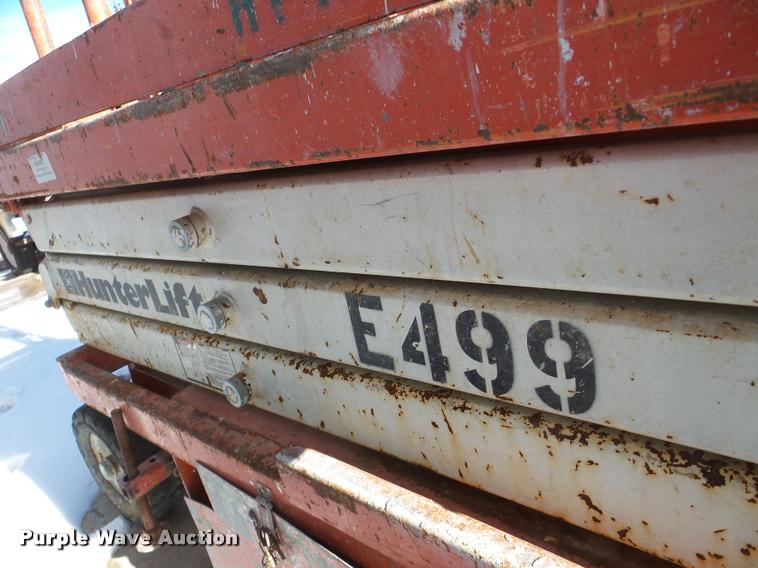image for item DF9615 Hunter Lift 1528 scissor lift