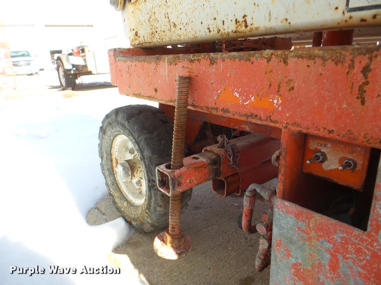 image for item DF9615 Hunter Lift 1528 scissor lift