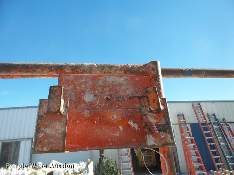 image for item DF9615 Hunter Lift 1528 scissor lift