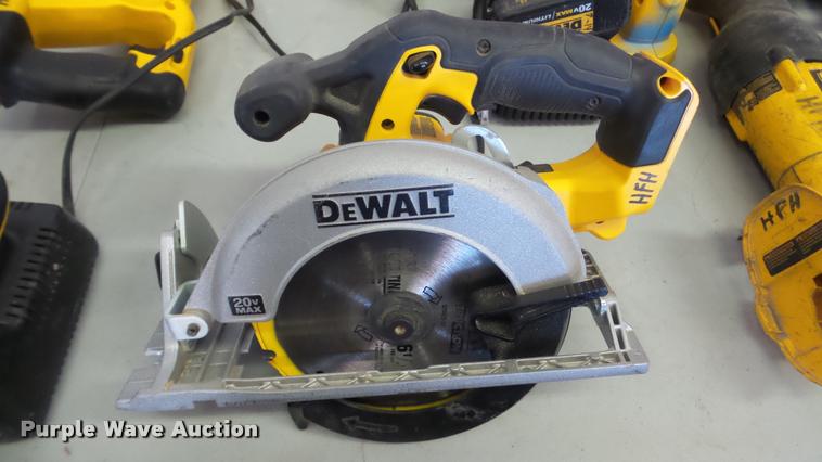 image for item DG9162 DeWalt cordless tools