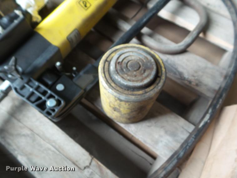 image for item DG9272 Enerpac PH46431C hydraulic jack system