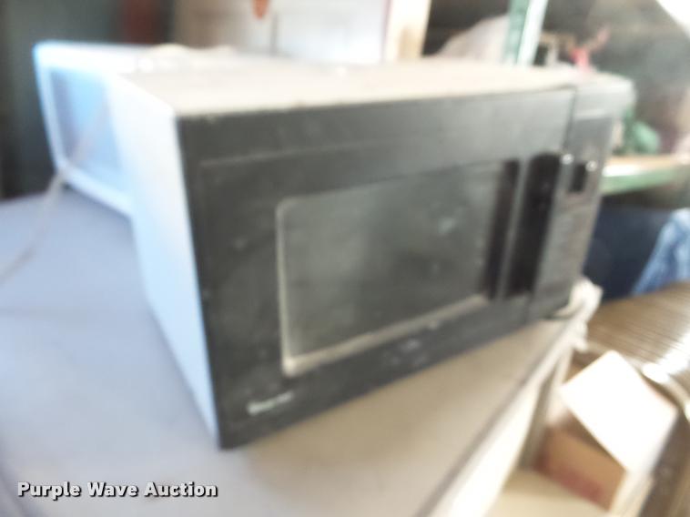 image for item DG9283 Roper refrigerator/freezer