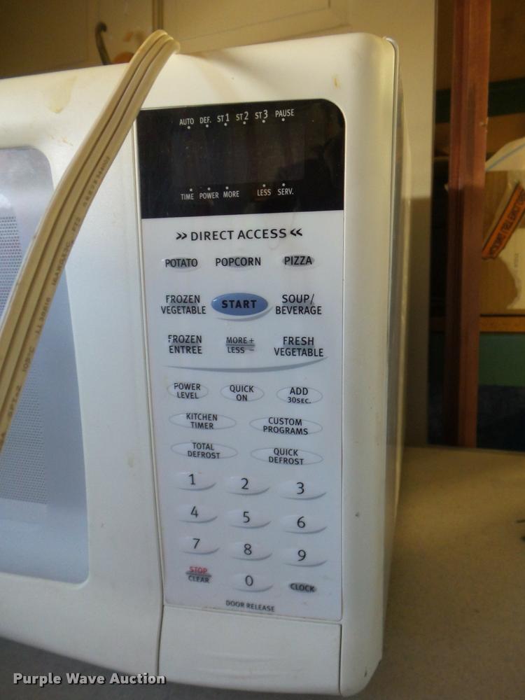 image for item DG9283 Roper refrigerator/freezer