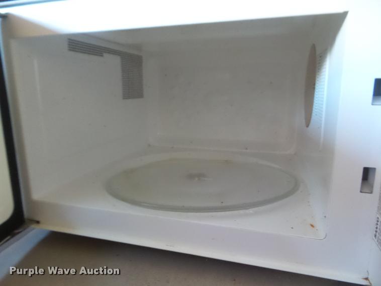 image for item DG9283 Roper refrigerator/freezer