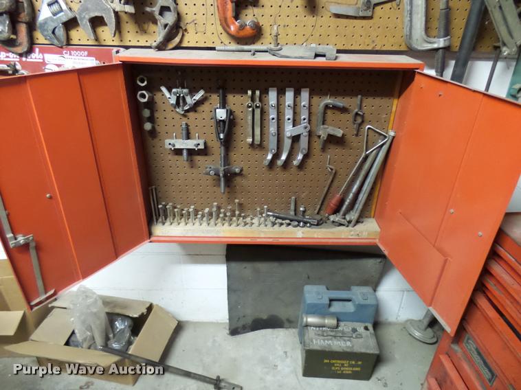 image for item DG9307 Snap-on cabinet with tools