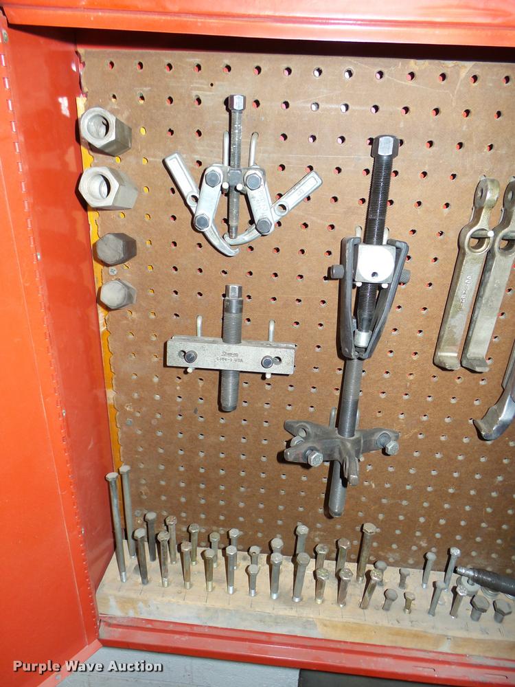 image for item DG9307 Snap-on cabinet with tools