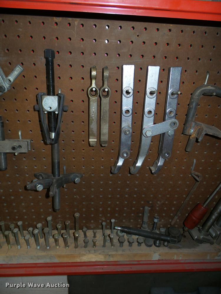 image for item DG9307 Snap-on cabinet with tools