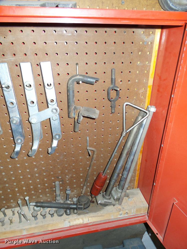 image for item DG9307 Snap-on cabinet with tools